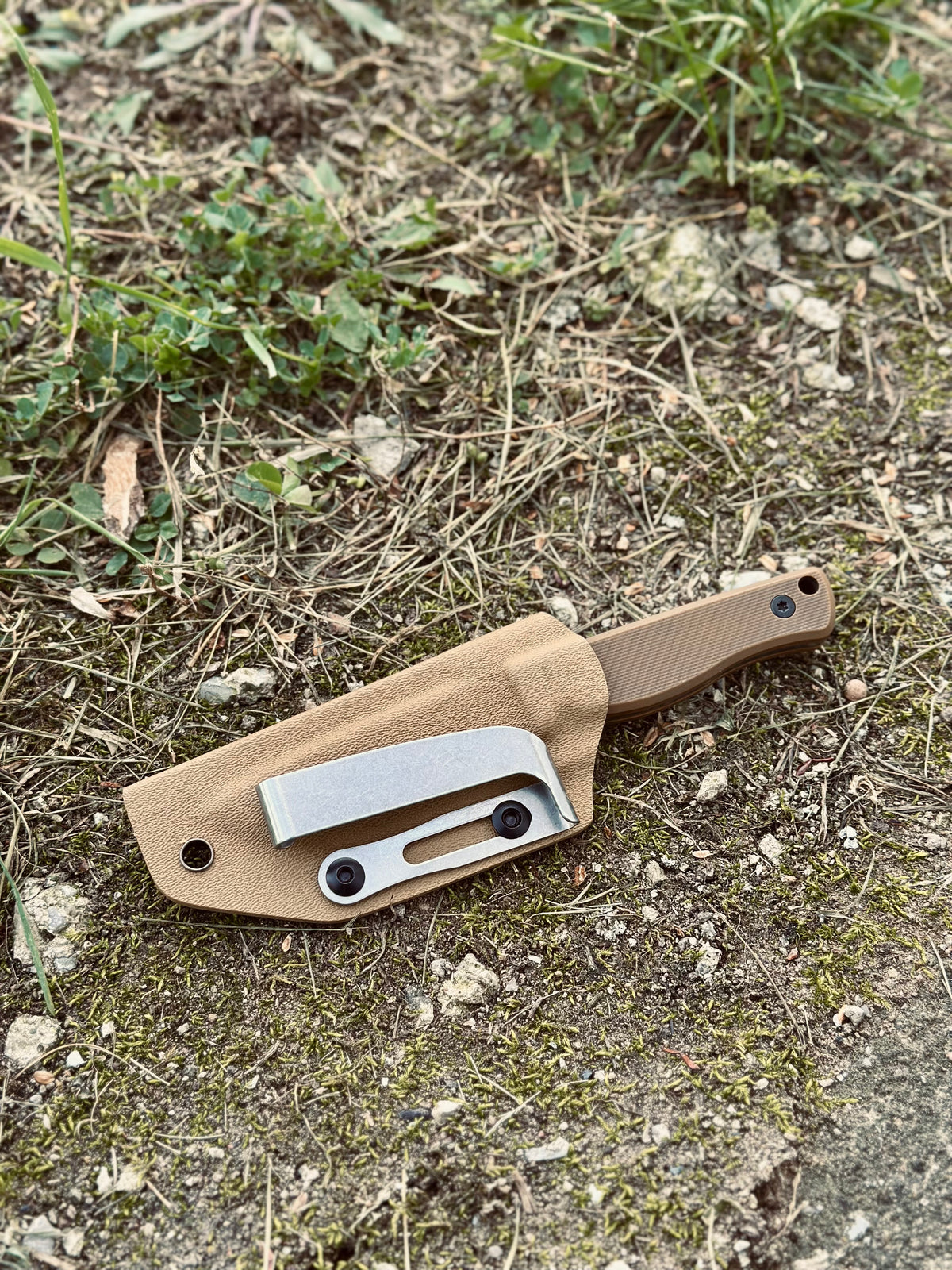 Coyote Brown Scout Knife