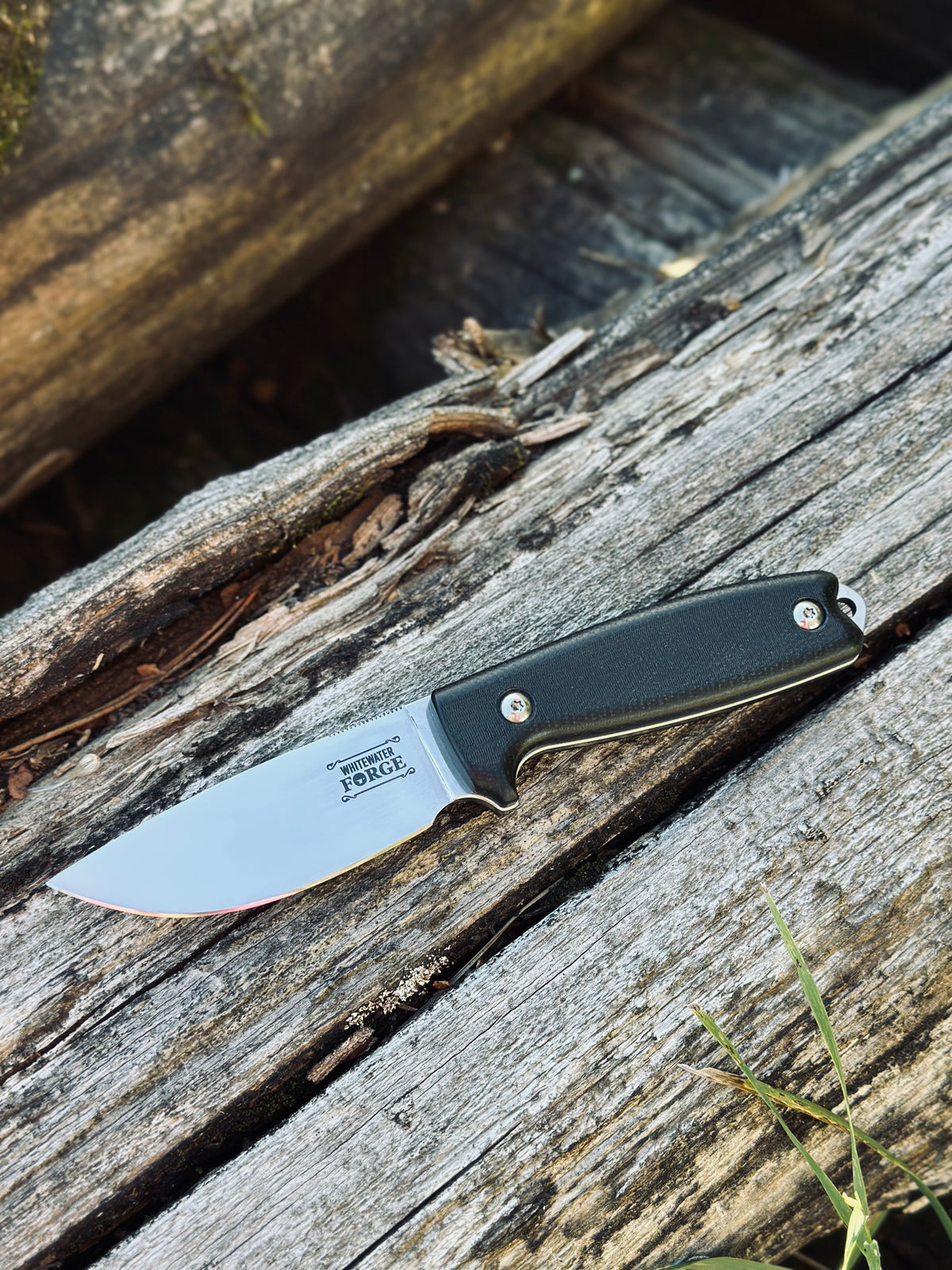 Carbon fibre hunting knife